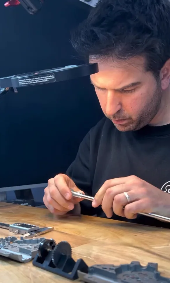 Luis trabajando en la preparación interna O'Clock
